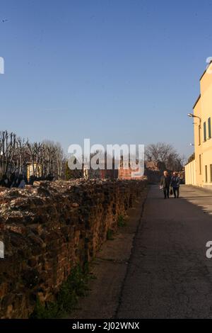 Traveiing in Lombardy, Italy - sightseeing Soncino ( Cremona ) Medieval city and churches Stock Photo