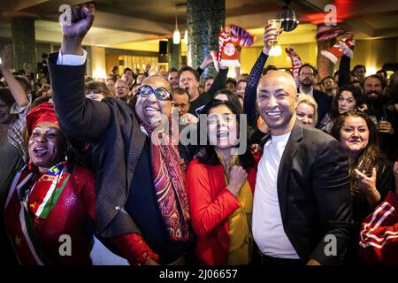 AMSTERDAM - Partijleden van PvdA volgen de uitslagen van de gemeenteraadsverkiezingen in de Kompaszaal. ANP RAMON VAN FLYMEN Stock Photo