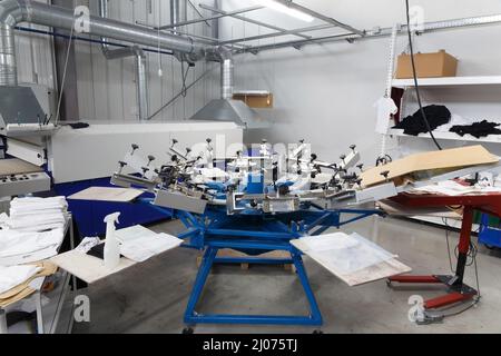 screen printing t shirts on print 