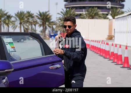 Sakhir, Bahrain. 17th Mar, 2022. Bahrain International Circuit, Sakhir, Bahrain on 17 March 2022 McLaren MCL36 arrives at the track during the FORMULA 1 GULF AIR BAHRAIN GRAND PRIX 2022, Eleanor Hoad Credit: Every Second Media/Alamy Live News Stock Photo