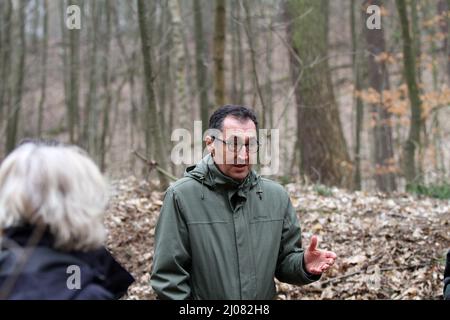 Berlin, Germany. 17th Mar, 2022. The Federal Minister of Food and Agriculture, Cem Özdemir, will open the beginning of the third soil survey in forests (BZE), together with the Berlin Senator for the Environment, Mobility, Consumer and Climate Protection, Bettina Jarasch, with a symbolic groundbreaking ceremony. (Photo by Simone Kuhlmey/Pacific Press) Credit: Pacific Press Media Production Corp./Alamy Live News Stock Photo