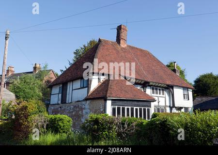 Rose Bank Cottage 12 Robertsbridge Highstreet, Robertsbridge, East Sussex, Stock Photo