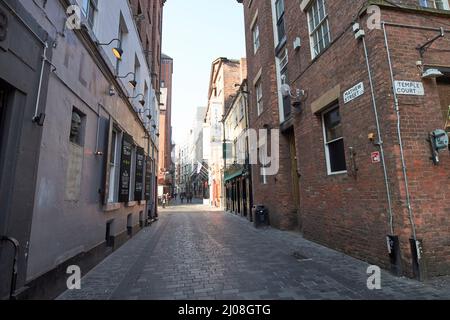 narrow pedestrianised mathew street liverpool, england, uk Stock Photo