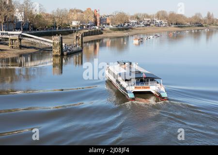 A Uber Boat Thames clipper arriving at Putney Pier, Putney, southwest London, England, UK Stock Photo