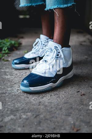 Jordan xi outlet on feet