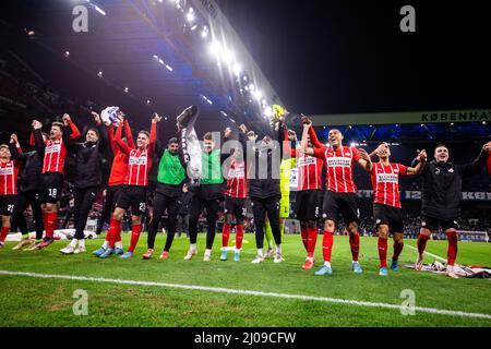 Copenhagen, Denmark. 17th Mar, 2022. The players of PSV Eindhoven celebrate with the fans after the UEFA Europa Conference League match between FC Copenhagen and PSV Eindhoven at Parken in Copenhagen. (Photo Credit: Gonzales Photo/Alamy Live News Stock Photo