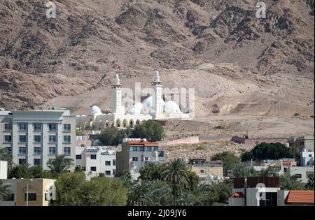 Sheikh Zayed Mosque in the Jordanian port city of Aqaba Stock Photo