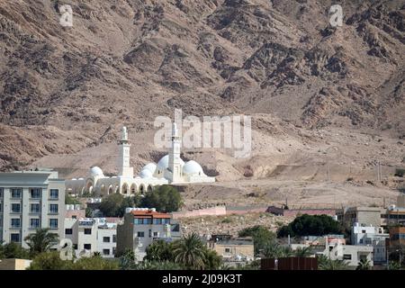 Sheikh Zayed Mosque in the Jordanian port city of Aqaba Stock Photo