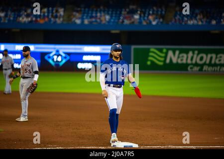 Bo bichette hi-res stock photography and images - Alamy