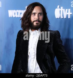 Los Angeles, United States. 17th Mar, 2022. LOS ANGELES, CALIFORNIA, USA - MARCH 17: American actor Jared Leto wearing a studded Gucci suit and gloves arrives at the Global Premiere Of Apple TV 's 'WeCrashed' held at the Academy Museum of Motion Pictures on March 17, 2022 in Los Angeles, California, United States. (Photo by Xavier Collin/Image Press Agency/Sipa USA) Credit: Sipa USA/Alamy Live News Stock Photo