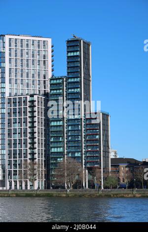 Merano Residences, new apartment tower on London's Albert Embankment, UK designed by Richard Rogers. Stock Photo