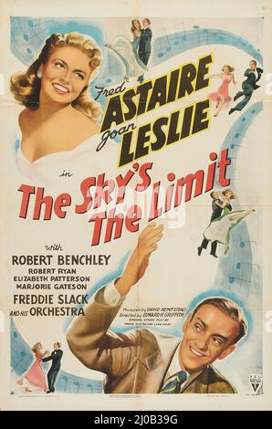 FRED ASTAIRE and JOAN LESLIE in THE SKY'S THE LIMIT (1943), directed by EDWARD H. GRIFFITH. Credit: RKO / Album Stock Photo