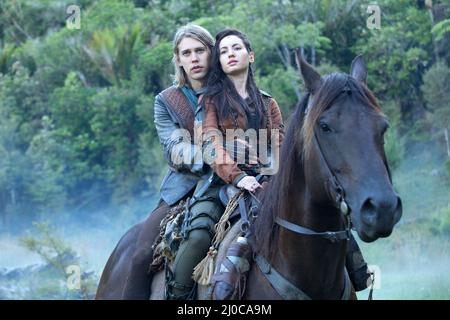 IVANA BAQUERO and AUSTIN BUTLER in THE SHANNARA CHRONICLES (2016). Stock Photo