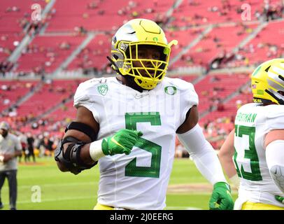 FILE PHOTOS).former Oregon Ducks offensive tackle (58) Penei