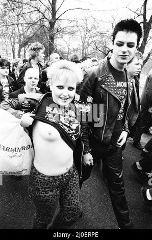 Punks at Sloane Square for a march to Hyde Park to commemorate the death of Sid Vicious. 2nd February 1980. Stock Photo