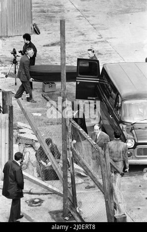 24-year-old Sally Shepherd, a restaurant manageress, was brutally murdered in Peckham yesterday. Police found her body on a blood stained yard in Staffordshire Street, Peckham. The girls body is removed from the site, which was recently vacated by gypsies. 1st December 1979. Stock Photo