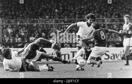 Nottingham Forest 1-0 Liverpool, Division One League match at the City Ground, Saturday 29th September 1979. Terry McDermott gives John O'Hare the slip and Jimmy Chase tangles with Tony Woodcock. Stock Photo