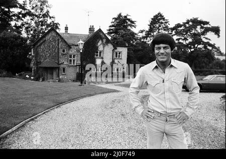 BBC DJ Tony Blackburn at his home in Cookham Dean, Berkshire, following the breakdown of his marriage. 20th August 1979. Stock Photo