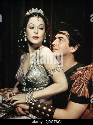 HEDY LAMARR and VICTOR MATURE in SAMSON AND DELILAH (1949), directed by CECIL B DEMILLE. Credit: PARAMOUNT PICTURES / Album Stock Photo