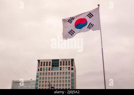 The main building of South Korean Foreign Ministry, March 18, 2022 : The main office building of South Korean Foreign Ministry in Seoul, South Korea. South Korea's President-elect Yoon Suk-Yeol of the main opposition People Power Party (PPP) is planning relocating the presidential office from the Blue House to either the defense ministry compound in Yongsan district or the foreign ministry building in Gwanghwamun area. Some of current ruling Democratic Party officials estimate that relocating to the defense ministry compound could cost up to 1 trillion won ($822.7 million). Former prosecutor g Stock Photo