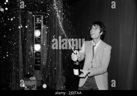 Singer Cliff Richard celebrates his 40th birthday. 13th October 1980 Stock Photo