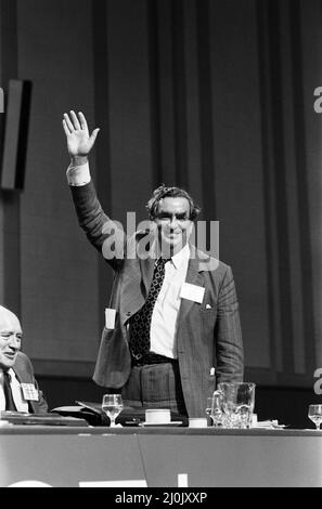 Scenes during the voting of the Deputy Leader of the Labour Party at the Labour Party Conference in Brighton. Denis Healey celebrates. 28th September 1981. Stock Photo