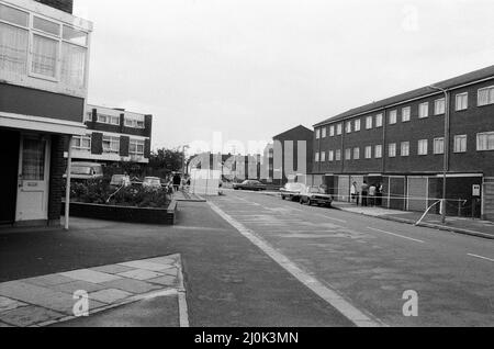 A man was shot dead by two hooded killers in East London last night. The victim was 31-year-old Nicholas Gerard, who was acquitted of murder two years ago along with Ronnie Knight. The murder scene in Stratford is pictured. 26th June 1982. Stock Photo