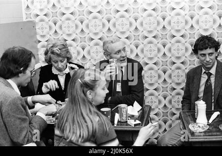 Scenes during the voting of the Deputy Leader of the Labour Party at the Labour Party Conference in Brighton. Tony Benn during the lunch break with his wife Caroline and Jon Lansman. 28th September 1981. Stock Photo