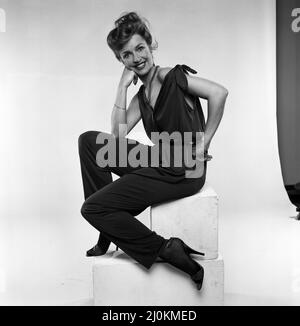 Actress Anne Kirkbride models the latest fashions. 15th July 1981. Stock Photo