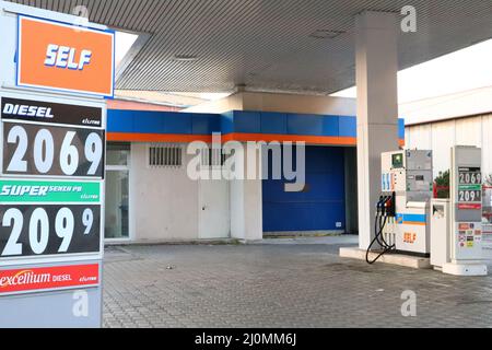 Pescara, Italy. 20th Mar, 2022: Gas Station display with price of fuel exceeding 2 euro per litre. Fuel prices have been stagnating at a very high level for several days due ongoing Russian invasion of Ukraine, for this situation the Italian government  has decided to cuts by 25 cents per litre fuel excise tax from march 21 until april 30, 2022. Credit image: Walter Cicchetti/Alamy Live News Stock Photo