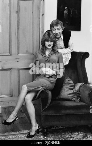Samantha Fox contestant Miss Sunday People competition, aged 16 years old, pictured at home with father Patrick Fox January 1983.  a.k.a.  Sam Fox  *** Local Caption *** Sam Fox Stock Photo