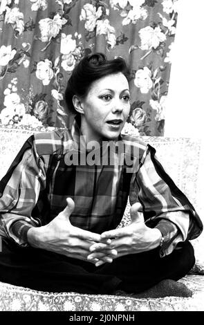 Actress Jenny Agutter during an interview about her forthcoming photography exhibition on show at the Newcastle Central Library 27 February 1983 Stock Photo