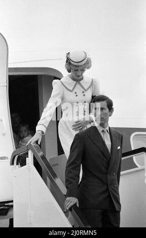 Prince William, Prince Charles, Prince of Wales and Diana, Princess of Wales arrive in New Zealand. April 1983. Stock Photo
