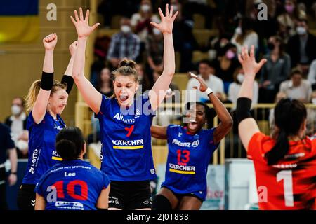 Wiesbaden, Germany. 20th Mar, 2022. Volleyball, Women: DVV Cup, MTV Stuttgart - Dresdner SC, final, Sporthalle am Platz der Deutschen Einheit. Stuttgart's team rejoices over a point win. Credit: Uwe Anspach/dpa/Alamy Live News Stock Photo