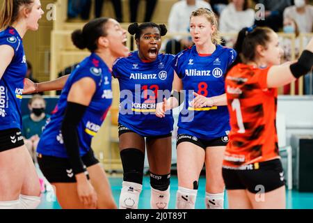 Wiesbaden, Germany. 20th Mar, 2022. Volleyball, Women: DVV Cup, MTV Stuttgart - Dresdner SC, final, Sporthalle am Platz der Deutschen Einheit. Stuttgart's team rejoices over a point win. Credit: Uwe Anspach/dpa/Alamy Live News Stock Photo