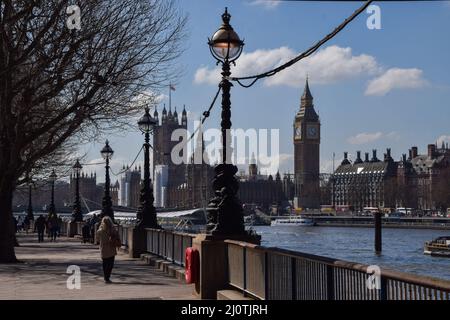 London, UK. 18th Mar, 2022. General view of the Houses of Parliament and Big Ben from the South Bank on a clear day. (Photo by Vuk Valcic/SOPA Image/Sipa USA) Credit: Sipa USA/Alamy Live News Stock Photo