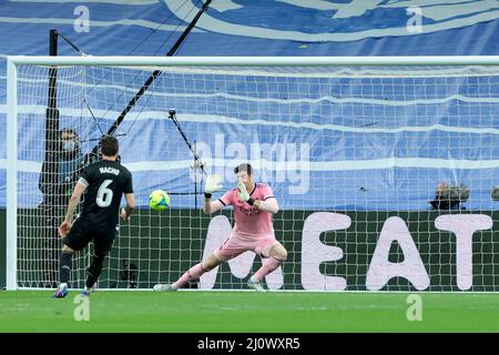 Madrid, Spanien. 20th Mar, 2022. Madrid Spain; 20.03.2022.- Real Madrid vs Barcelona La Liga football match day 29 season 21-22 held at the Santiago Bernabéu stadium in Madrid. Real Madrid goalkeeper Coustois and Nacho Final Score 0-4 Barcelona winners, Pierre-Emerick Aubemeyang 29 and 54 , Ronald Araujo 38 , Ferran Torres 47  Credit: Juan Carlos Rojas/dpa/Alamy Live News Stock Photo