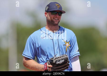 Port Charlotte, United States. 19th Mar, 2022. Port Charlotte, FL USA: A  general view of a glove, hat and sunglasses of one of the Atlanta Braves  players during a spring training baseball