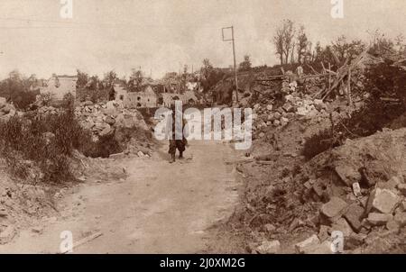 1st World War; Main street of Carency near Arras, northern France, following its capture by French forces in the 2nd Battle of Artois; The village was completely destroyed in the fighting.  Black and white photograph Stock Photo