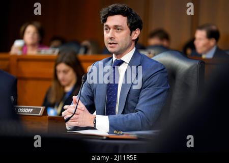 U.S. Senator Jon Ossoff speaks to supporters and local union members ...