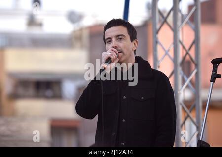 Roma, Italien. 21st Mar, 2022. Singer Antonio Diodato attends a demonstration calling for peace between Ukraine and Russia, in Rome, (Italy) March 20th 2022 Credit: dpa/Alamy Live News Stock Photo