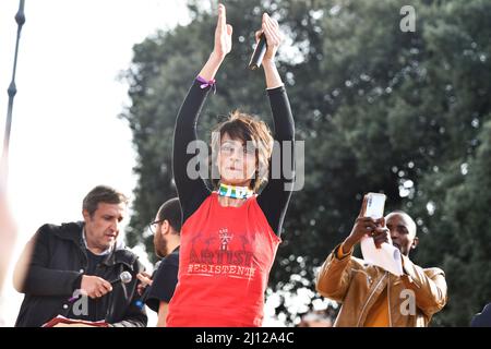 Roma, Italien. 21st Mar, 2022. People wearing signs attend a demonstration calling for peace between Ukraine and Russia, in Rome, (Italy) March 20th 2022 Credit: dpa/Alamy Live News Stock Photo