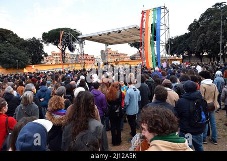 Roma, Italien. 21st Mar, 2022. People wearing signs attend a demonstration calling for peace between Ukraine and Russia, in Rome, (Italy) March 20th 2022 Credit: dpa/Alamy Live News Stock Photo