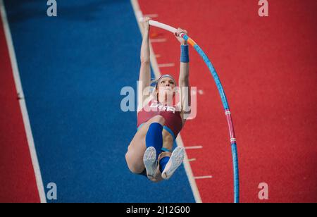 Sandi Morris jumping at the 2022 Belgrade Indoor World Championships in the pole vault specialty. Stock Photo