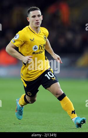 Daniel Podence of Wolverhampton Wanderers F.C in action with Naldo of ...