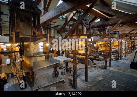 Old Silk Looms at the Paradise Mill in Macclesfield, Cheshire, England. Stock Photo