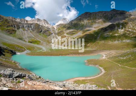 White lake (Lac Blanc), Vanoise National Park, Pralognan-la-Vanoise, Savoie (73), Auvergne-Rhone-Alpes, France Stock Photo