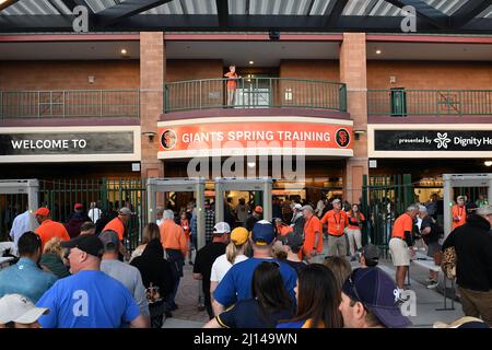 Brewers spring training: Andrew McCutchen arrives in Phoenix