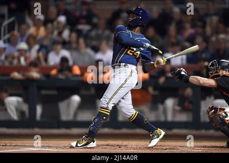 Brewers spring training: Andrew McCutchen arrives in Phoenix