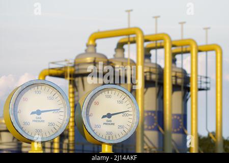 Close-up of a pressure gauge showing gas distribution pressure on a pipeline in Europe Stock Photo